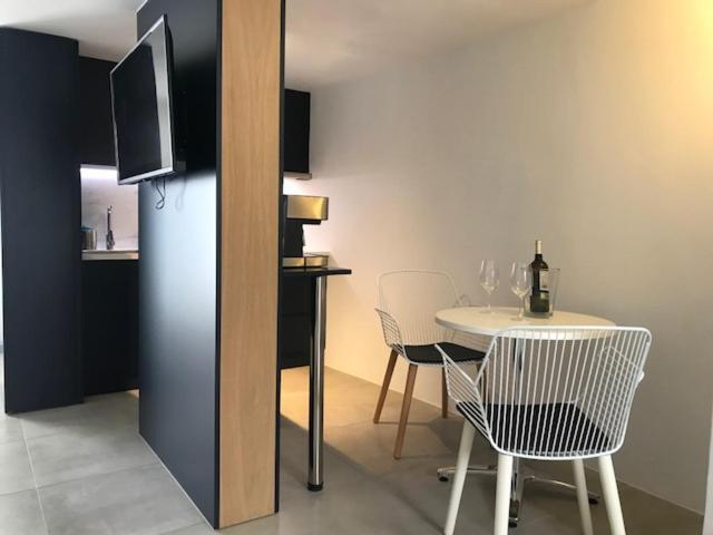 Acogedor Estudio Suite En Urbanizacion Tranquila Фамара Екстериор снимка